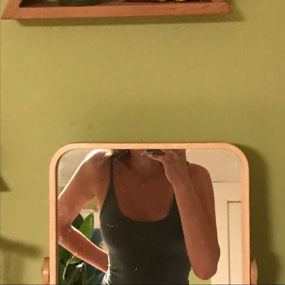 CROPED tank top from BRANDY MELVILLE!!